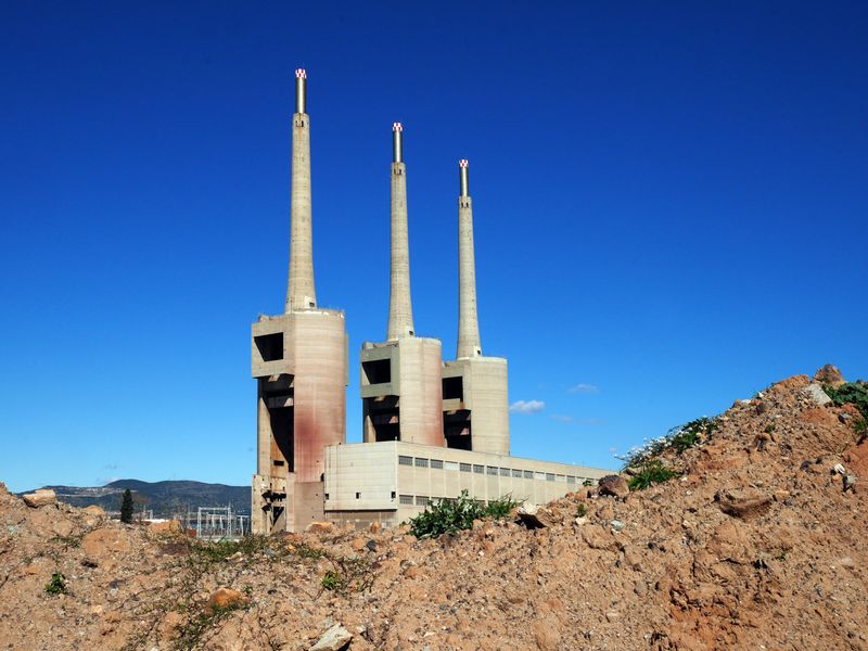 <div class='imageHoverDetail'>
             <p class='imageHoverTitle twoLineBreak'>Les Tres Xemeneis, Tèrmica de Sant Adrià de Besòs</p>
             <p class='imageHoverAutor oneLineBreak'>Autor: Vicente Zambrano González</p>
             <button class='imageHoverBtn'>Mostra els detalls de la imatge <span class='sr-only'>Les Tres Xemeneis, Tèrmica de Sant Adrià de Besòs</span></button>
             </div>