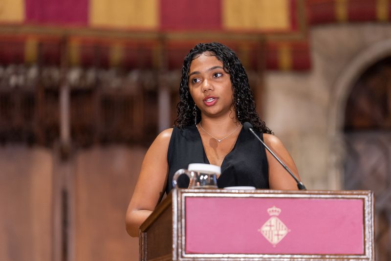 
             Intervenció d’una participant del programa “A l’estiu, Barcelona t’acull” ...
             Autor: Mariona Gil
             Mostra els detalls de la imatge Intervenció d’una participant del programa “A l’estiu, Barcelona t’acull” ...
             