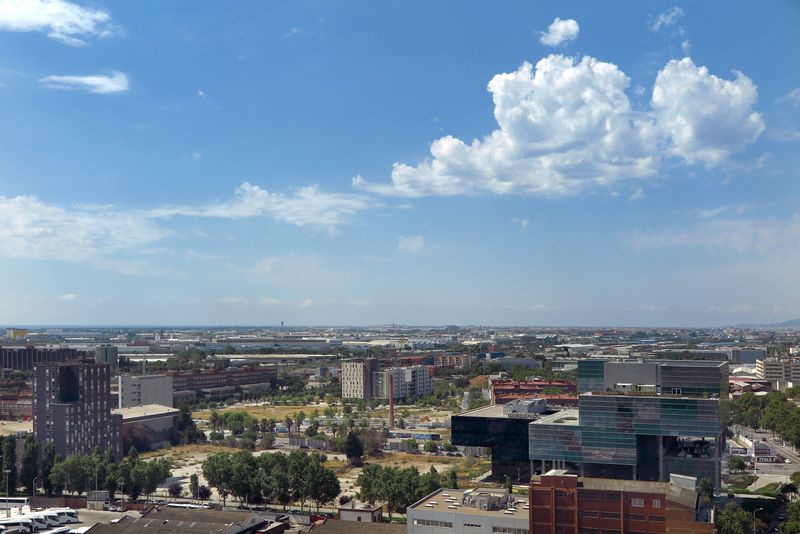 <div class='imageHoverDetail'>
             <p class='imageHoverTitle twoLineBreak'>Barri de la Marina vist des del castell de Port</p>
             <p class='imageHoverAutor oneLineBreak'>Autor: Vicente Zambrano González</p>
             <button class='imageHoverBtn'>Mostra els detalls de la imatge <span class='sr-only'>Barri de la Marina vist des del castell de Port</span></button>
             </div>