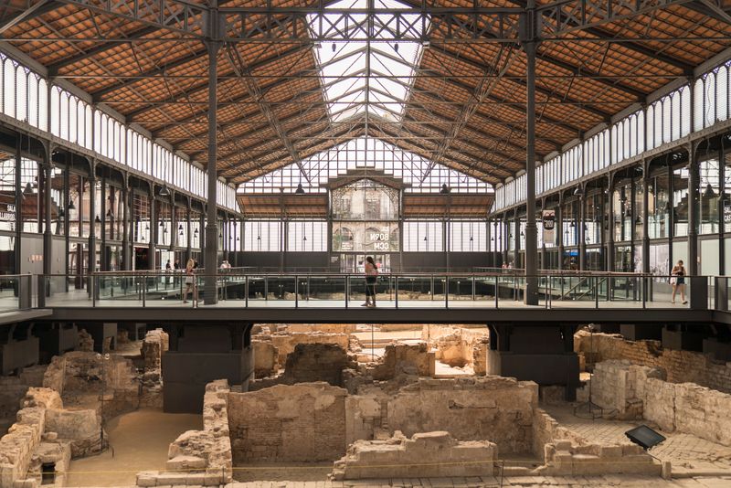 
             Vista de la casa excavada dins del conjunt d