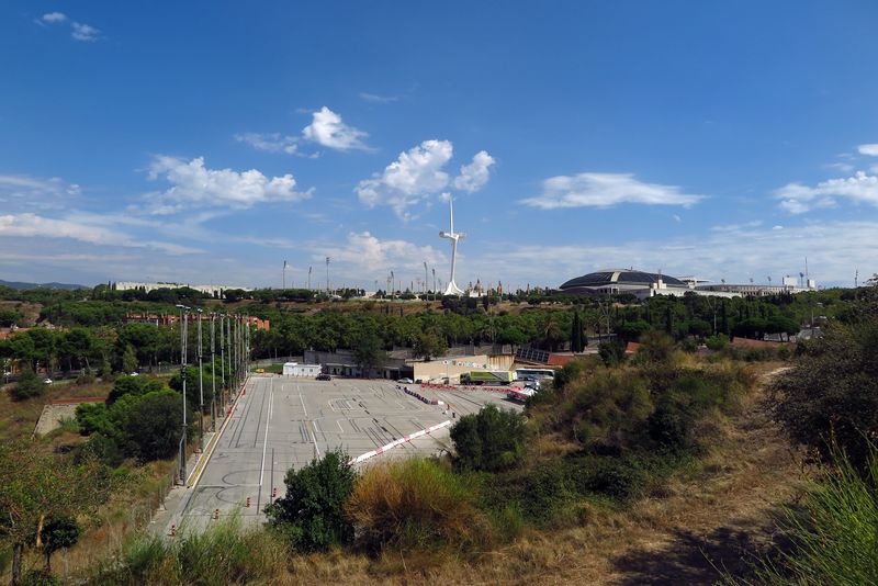 <div class='imageHoverDetail'>
             <p class='imageHoverTitle twoLineBreak'>Anella Olímpica vista des del castell de Port</p>
             <p class='imageHoverAutor oneLineBreak'>Autor: Vicente Zambrano González</p>
             <button class='imageHoverBtn'>Mostra els detalls de la imatge <span class='sr-only'>Anella Olímpica vista des del castell de Port</span></button>
             </div>
