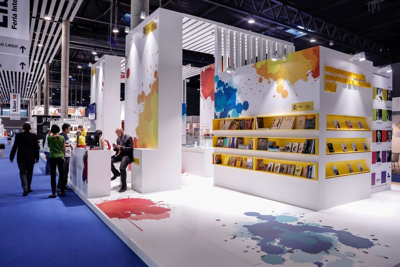 
             Estand dels "Premios Nacionales" del Ministeri de Cultura
             Autor: Direcció de Comunicació Digital
             Mostra els detalls de la imatge Estand dels "Premios Nacionales" del Ministeri de Cultura
             