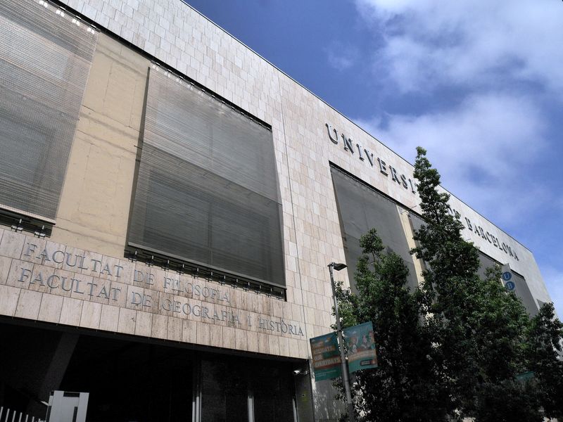 
             Facultat de Filosofia i Facultat de Geografia i Història de la UB
             Autor: Vicente Zambrano González
             Mostra els detalls de la imatge Facultat de Filosofia i Facultat de Geografia i Història de la UB
             