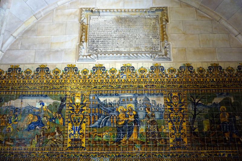 <div class='imageHoverDetail'>
             <p class='imageHoverTitle twoLineBreak'>Casa de Convalescència. Rajoles decoratives</p>
             <p class='imageHoverAutor oneLineBreak'>Autor: Vicente Zambrano González</p>
             <button class='imageHoverBtn'>Mostra els detalls de la imatge <span class='sr-only'>Casa de Convalescència. Rajoles decoratives</span></button>
             </div>