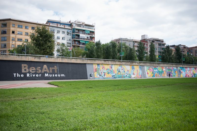 
             Mural artístic del projecte BesArt al Parc Fluvial del Besòs
             Autor: Ceci Fimia
             Mostra els detalls de la imatge Mural artístic del projecte BesArt al Parc Fluvial del Besòs
             