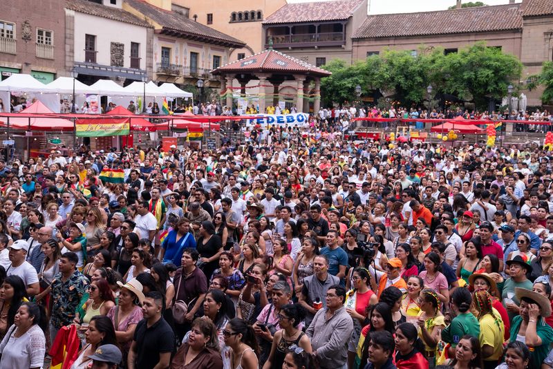 
             Vista general del Poble Espanyol durant la festa Nacional de Bolívia. Hi ha m...
             Autor: Paula Jaume
             Mostra els detalls de la imatge Vista general del Poble Espanyol durant la festa Nacional de Bolívia. Hi ha m...
             