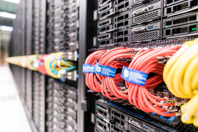 <div class='imageHoverDetail'>
             <p class='imageHoverTitle twoLineBreak'>Sala amb els servidors del superordinador Mare Nostrum</p>
             <p class='imageHoverAutor oneLineBreak'>Autor: Curro Palacios</p>
             <button class='imageHoverBtn'>Mostra els detalls de la imatge <span class='sr-only'>Sala amb els servidors del superordinador Mare Nostrum</span></button>
             </div>