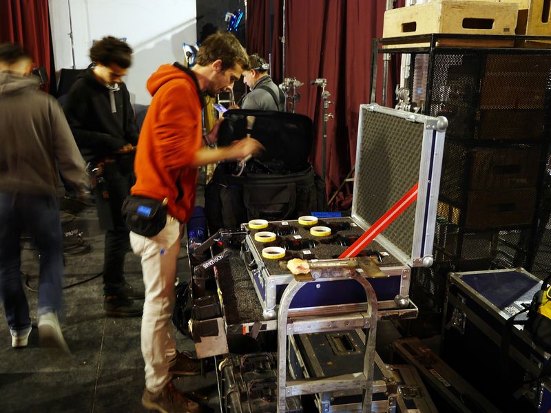 <div class='imageHoverDetail'>
             <p class='imageHoverTitle twoLineBreak'>CPiR d'Arts Visuals Hangar</p>
             <p class='imageHoverAutor oneLineBreak'>Autor: Vicente Zambrano</p>
             <button class='imageHoverBtn'>Mostra els detalls de la imatge <span class='sr-only'>CPiR d'Arts Visuals Hangar</span></button>
             </div>