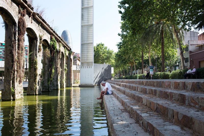 
             Aqüeducte del Parc del Clot
             Autor: Paola de Grenet
             Mostra els detalls de la imatge Aqüeducte del Parc del Clot
             