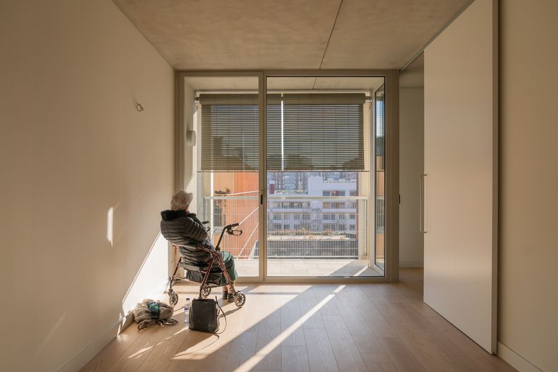 
             Veïna al menjador del nou habitatge social del carrer Veneçuela, asseguda al ...
             Autor: Lucas Amillano
             Mostra els detalls de la imatge Veïna al menjador del nou habitatge social del carrer Veneçuela, asseguda al ...
             
