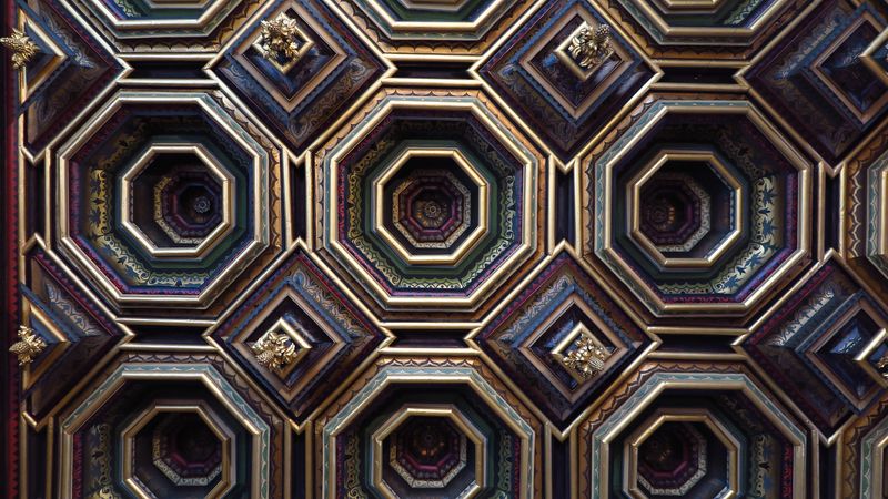 <div class='imageHoverDetail'>
             <p class='imageHoverTitle twoLineBreak'>Arxiu Històric de Barcelona</p>
             <p class='imageHoverAutor oneLineBreak'>Autor: Vicente Zambrano</p>
             <button class='imageHoverBtn'>Mostra els detalls de la imatge <span class='sr-only'>Arxiu Històric de Barcelona</span></button>
             </div>