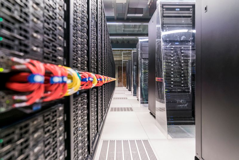 <div class='imageHoverDetail'>
             <p class='imageHoverTitle twoLineBreak'>Sala amb els servidors del superordinador Mare Nostrum</p>
             <p class='imageHoverAutor oneLineBreak'>Autor: Curro Palacios</p>
             <button class='imageHoverBtn'>Mostra els detalls de la imatge <span class='sr-only'>Sala amb els servidors del superordinador Mare Nostrum</span></button>
             </div>