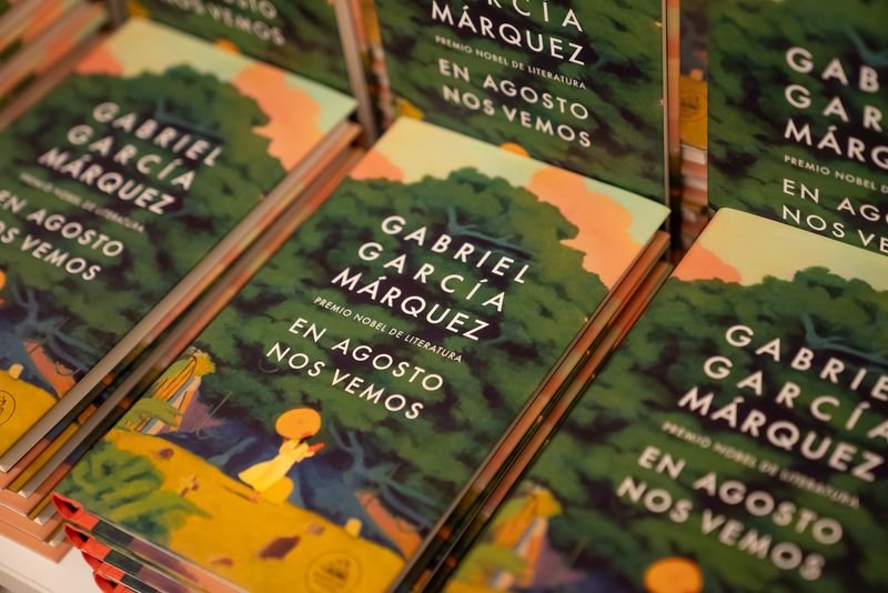 
             Ejemplares de la novela inédita "En agosto nos vemos" de Gabriel García Márq...
             Autor: Elena Pastor
             Ver los detalles de la imagen Ejemplares de la novela inédita "En agosto nos vemos" de Gabriel García Márq...
             