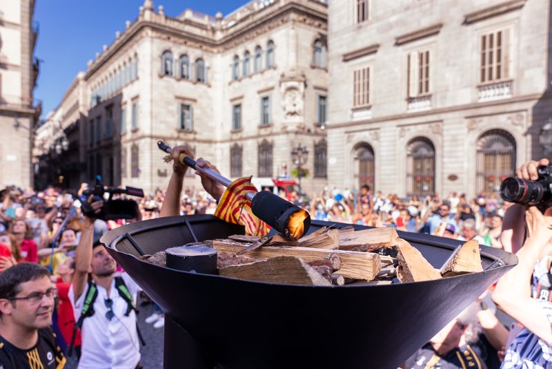 
             Encesa del peveter amb la Flama del Canigó amb motiu de la diada de Sant Joan
             Autor: Mariona Gil
             Mostra els detalls de la imatge Encesa del peveter amb la Flama del Canigó amb motiu de la diada de Sant Joan
             