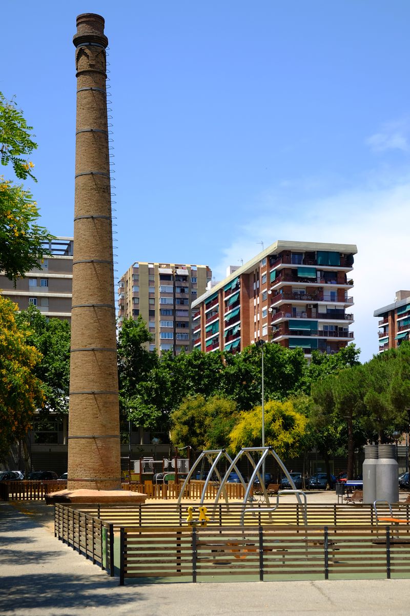 
             Plaça de la Palmera de Sant Martí
             Autor: Vicente Zambrano
             Mostra els detalls de la imatge Plaça de la Palmera de Sant Martí
             