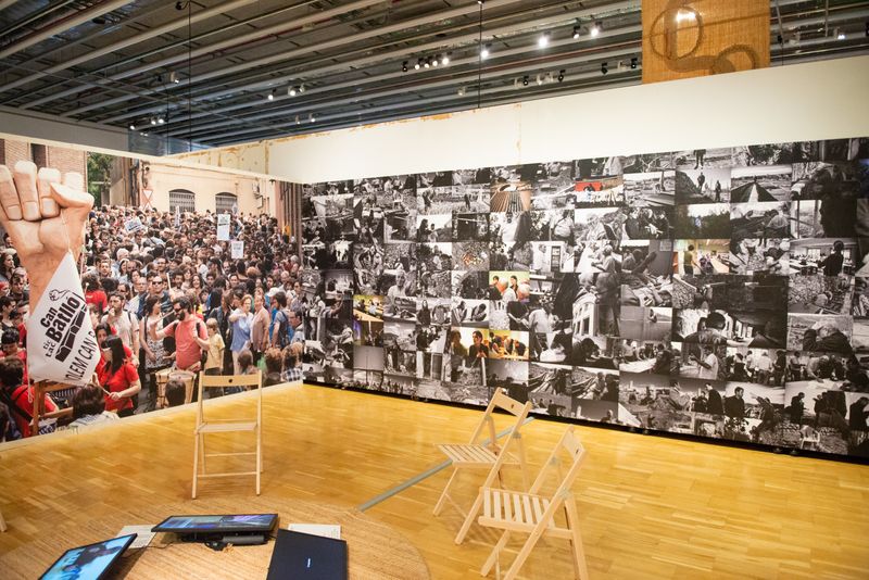 
             Interior de la exposición ‘El mejor diseño del año’ en el museo Disseny Hub B...
             Autor: Ceci Fimia
             Ver los detalles de la imagen Interior de la exposición ‘El mejor diseño del año’ en el museo Disseny Hub B...
             