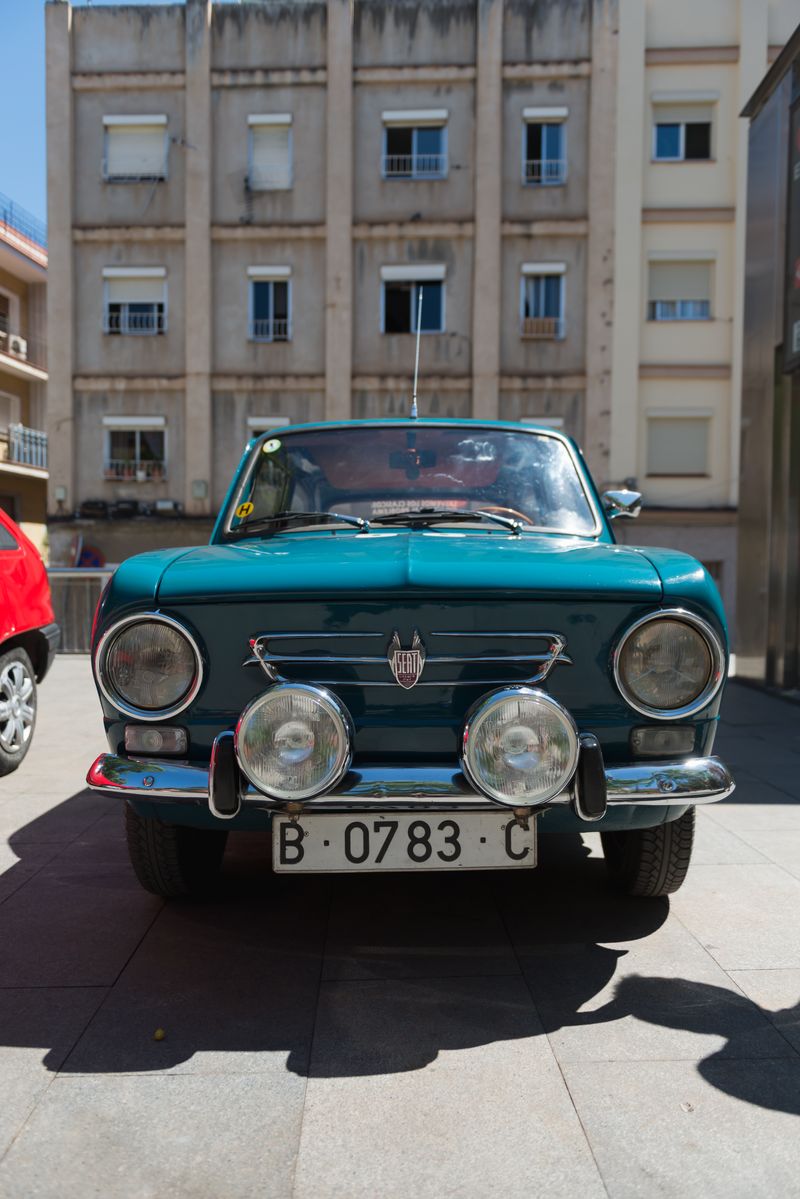 
             Un coche de la exposición de coches antiguos en la Fiesta Mayor del Carmel
             Autor: Ceci Fimia
             Ver los detalles de la imagen Un coche de la exposición de coches antiguos en la Fiesta Mayor del Carmel
             