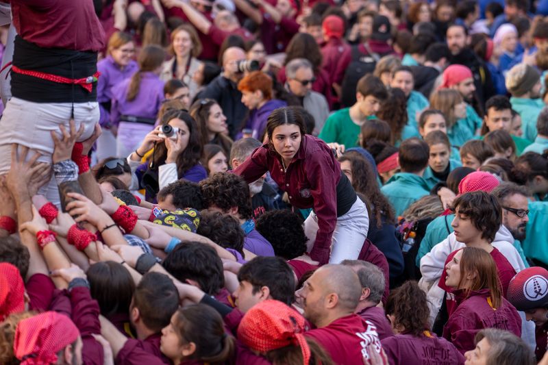
             Piña de la Colla de Castellers Jove de Barcelona en la Diada Castellera de Sa...
             Autor: Laura Guerrero
             Ver los detalles de la imagen Piña de la Colla de Castellers Jove de Barcelona en la Diada Castellera de Sa...
             