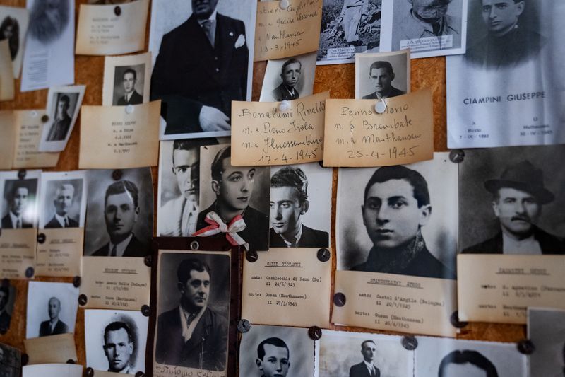 
             Paret del camp de concentració de Mauthausen d
