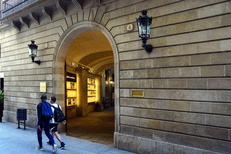 
             Ateneo Barcelonés
             Autor: Vicente Zambrano González
             Ver los detalles de la imagen Ateneo Barcelonés
             