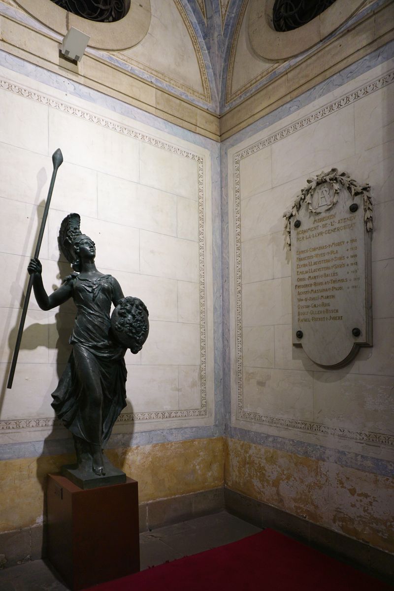 
             Ateneo Barcelonés. Estatua
             Autor: Vicente Zambrano González
             Ver los detalles de la imagen Ateneo Barcelonés. Estatua
             