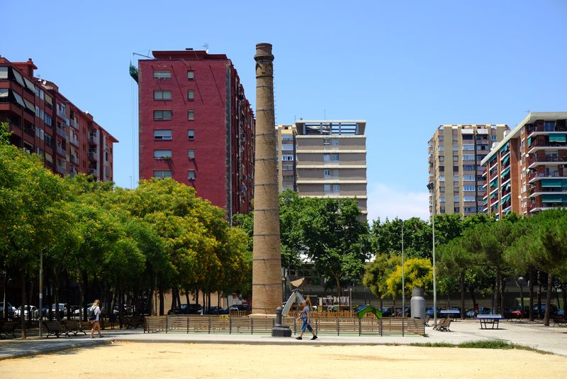 
             Plaça de la Palmera de Sant Martí
             Autor: Vicente Zambrano
             Mostra els detalls de la imatge Plaça de la Palmera de Sant Martí
             