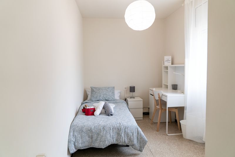 
             Una de les habitacions del Centre d’Acollida La Violeta per a dones sensellar...
             Autor: Mariona Gil
             Mostra els detalls de la imatge Una de les habitacions del Centre d’Acollida La Violeta per a dones sensellar...
             