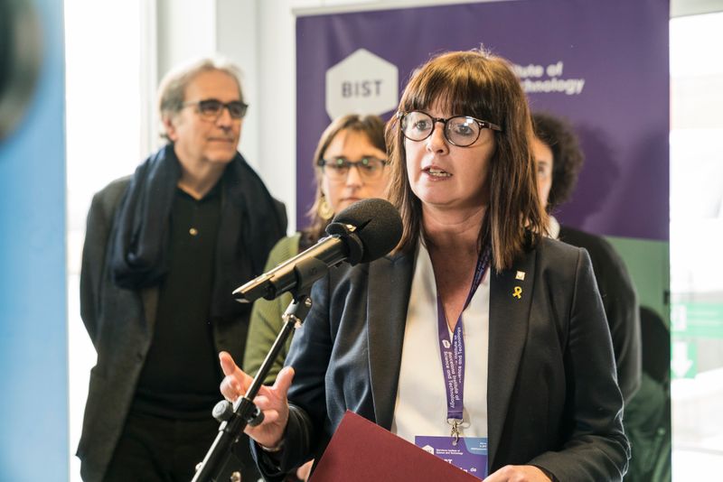 
             Parlament de Mar Camacho
             Autor: Carlota Serarols
             Mostra els detalls de la imatge Parlament de Mar Camacho
             