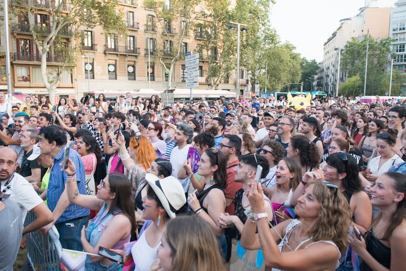
             Ambient entre el públic de plaça Universitat durant l