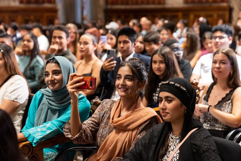 
             Joves assistents a l’acte de lliurament de diplomes del programa “A l’estiu...
             Autor: Mariona Gil
             Mostra els detalls de la imatge Joves assistents a l’acte de lliurament de diplomes del programa “A l’estiu...
             