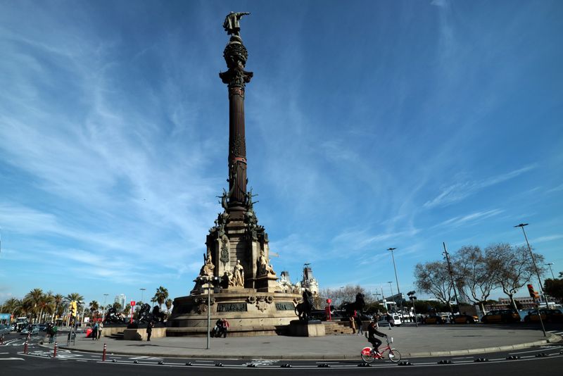 
             Nou carril bici del Portal de Sant Pau. Ciclista amb Bicing pel monument a Cr...
             Autor: Vicente Zambrano González
             Mostra els detalls de la imatge Nou carril bici del Portal de Sant Pau. Ciclista amb Bicing pel monument a Cr...
             