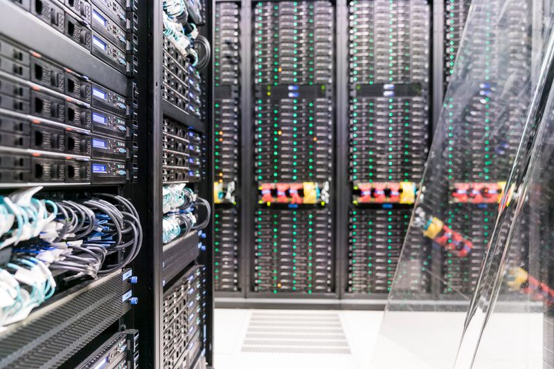 <div class='imageHoverDetail'>
             <p class='imageHoverTitle twoLineBreak'>Sala amb els servidors del superordinador Mare Nostrum</p>
             <p class='imageHoverAutor oneLineBreak'>Autor: Curro Palacios</p>
             <button class='imageHoverBtn'>Mostra els detalls de la imatge <span class='sr-only'>Sala amb els servidors del superordinador Mare Nostrum</span></button>
             </div>