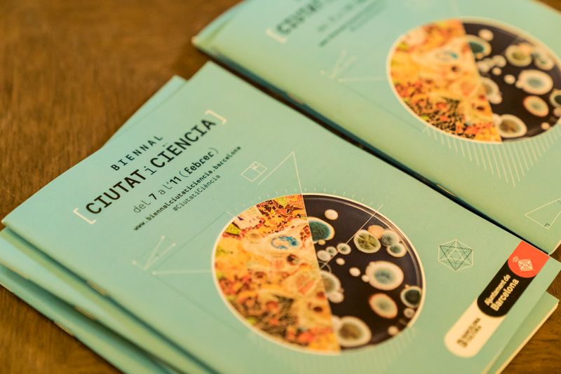 
             Fullets de la Biennal Ciutat i Ciència
             Autor: Carlota Serarols
             Mostra els detalls de la imatge Fullets de la Biennal Ciutat i Ciència
             