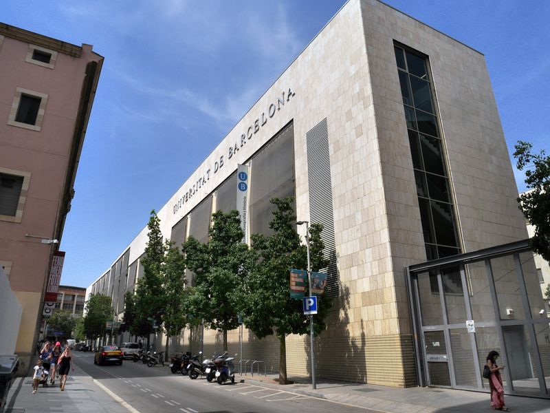
             Facultat de Filosofia i Facultat de Geografia i Història de la UB
             Autor: Vicente Zambrano González
             Mostra els detalls de la imatge Facultat de Filosofia i Facultat de Geografia i Història de la UB
             