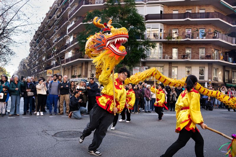 
             Espectáculo del dragón en la celebración del Año Nuevo chino
             Autor: Laura Guerrero
             Ver los detalles de la imagen Espectáculo del dragón en la celebración del Año Nuevo chino
             