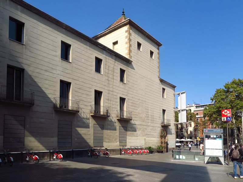 <div class='imageHoverDetail'>
             <p class='imageHoverTitle twoLineBreak'>convents de Santa Mònica</p>
             <p class='imageHoverAutor oneLineBreak'>Autor: Vicente Zambrano González</p>
             <button class='imageHoverBtn'>Mostra els detalls de la imatge <span class='sr-only'>convents de Santa Mònica</span></button>
             </div>