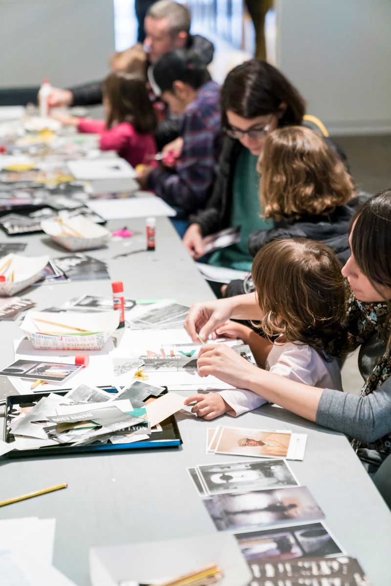 <div class='imageHoverDetail'>
             <p class='imageHoverTitle twoLineBreak'>Activitat de dibuixar sobre postals i fotografies amb nens i grans</p>
             <p class='imageHoverAutor oneLineBreak'>Autor: Marc Gómez</p>
             <button class='imageHoverBtn'>Mostra els detalls de la imatge <span class='sr-only'>Activitat de dibuixar sobre postals i fotografies amb nens i grans</span></button>
             </div>